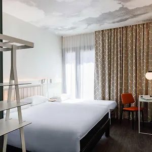 Hotel Kyriad Lyon Est - Zi - Aéroport