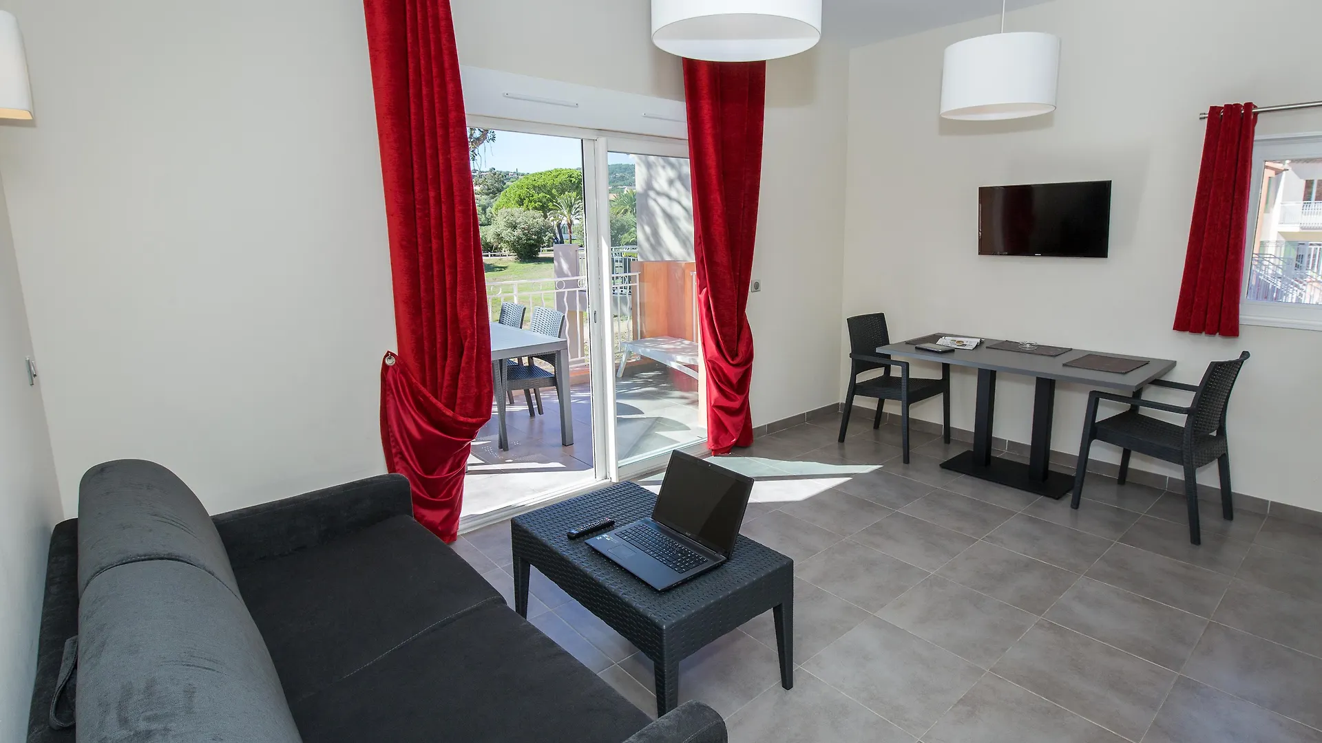 **** Aparthotel Sowell Residences Les Perles Du Golfe De Saint-Tropez Grimaud France